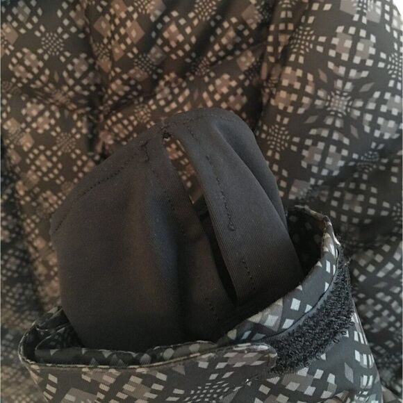 Spyder Boys Hooded Jacket Size 4 Black Patterned Insulated Winter Coat - Picture 7 of 10